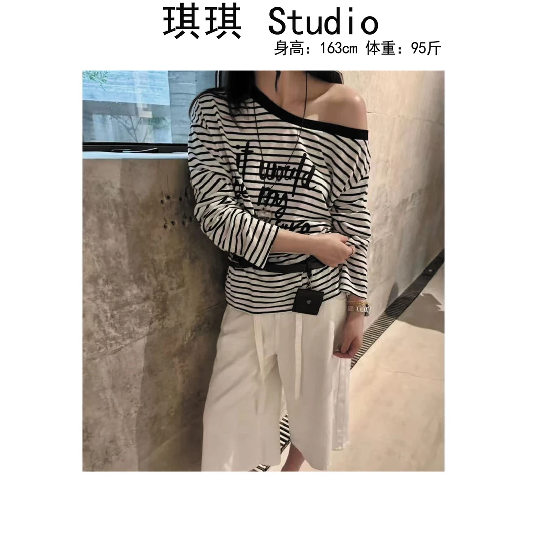 《琪琪家》夏季新款潮流气质时尚拼色字母斜肩条纹长袖上衣83300-Y