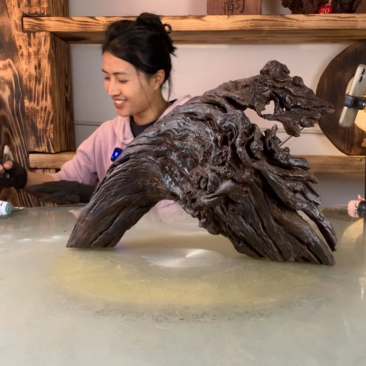 孺***牛天然的云南紫柚木会黄水