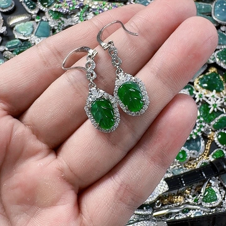 翡翠颈饰未镶嵌天然A货翡翠放漏