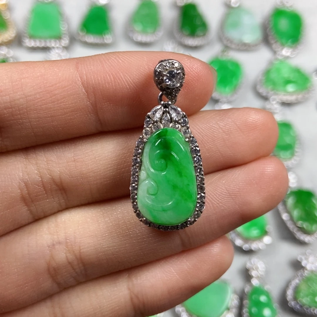 颈饰未镶嵌翡翠如意