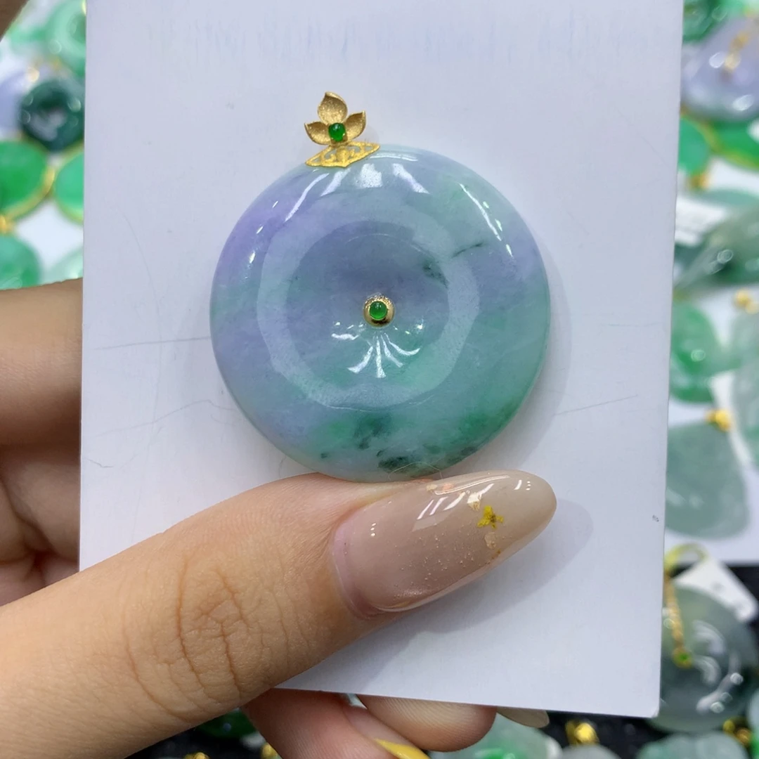 翡翠18K金镶嵌颈饰
