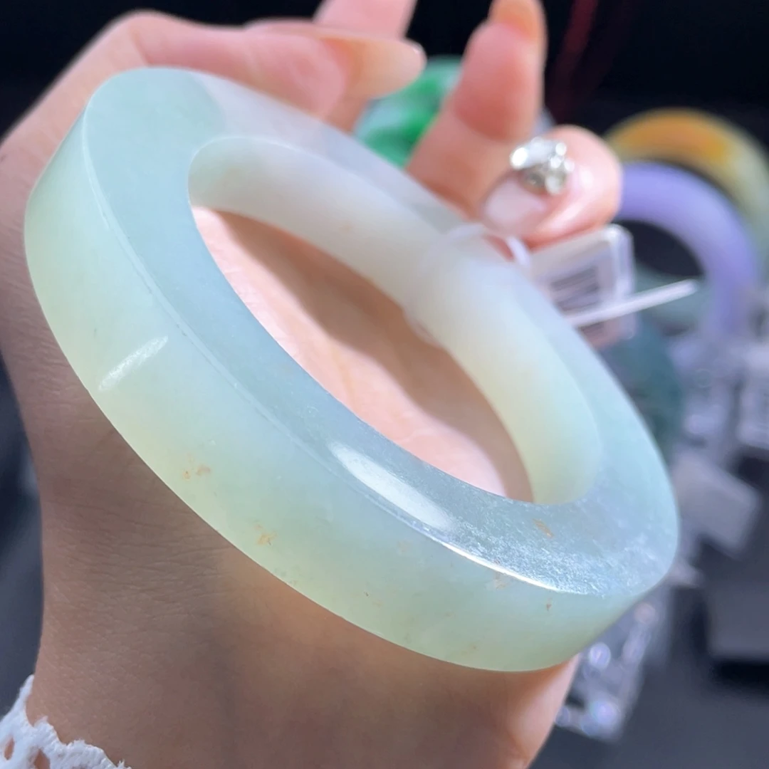 未镶嵌翡翠手镯定制翡翠