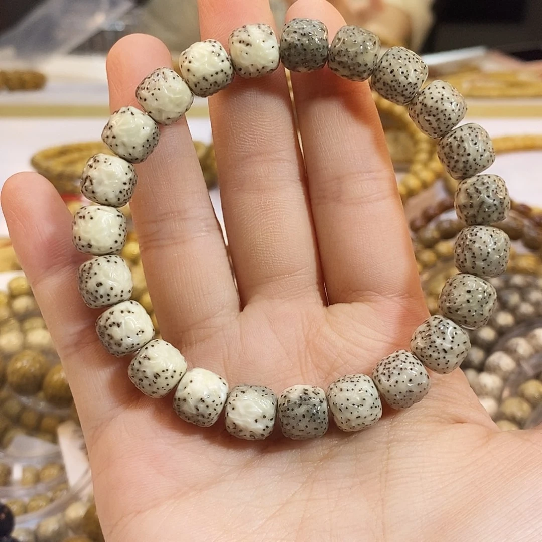 星月菩提吊坠10x9石玉半壁江山魔纹大留白