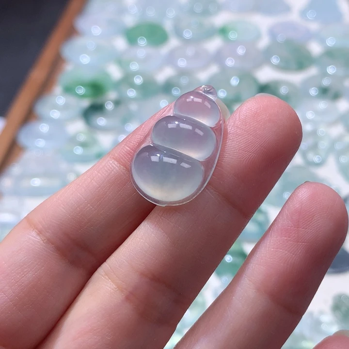 颈饰未镶嵌翡翠冰种福豆