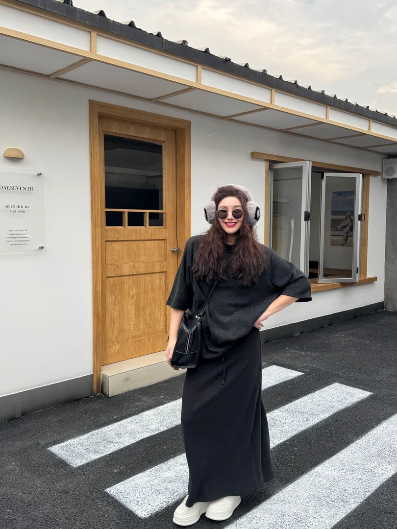 『LZZ』2025冬季新款洋气圣诞氛围感百搭休闲宽松时尚简约打底T恤