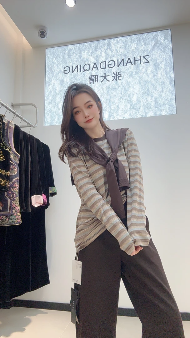 【张大晴】休闲风气质披肩打底条纹衫58310