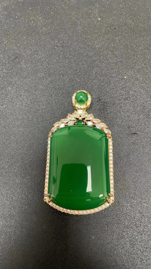 时尚优雅-璀璨夺目-雍容华贵 天然珠宝-无事牌吊坠