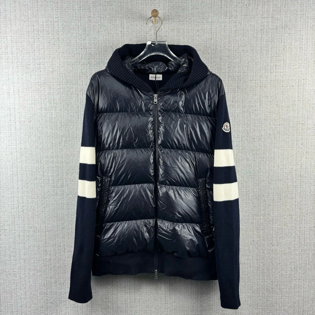 未使用 MONCLER 拼接绗缝拉链连帽长袖羽绒服/尺码XXL/编号8923