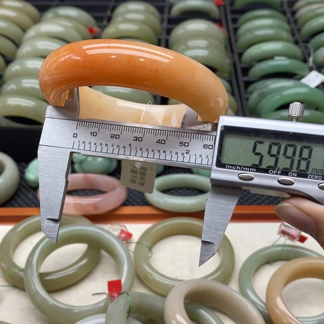 石英岩玉手镯未镶嵌