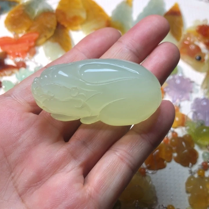 未镶嵌蛇纹石玉耳坠