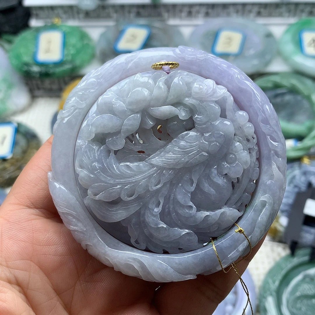 翡翠手镯未镶嵌复古风格