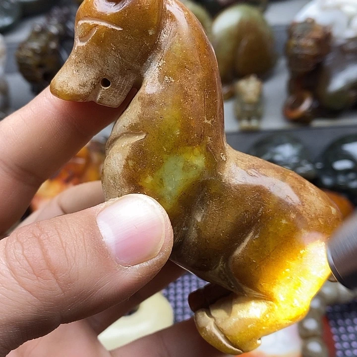 未镶嵌蛇纹石玉颈饰