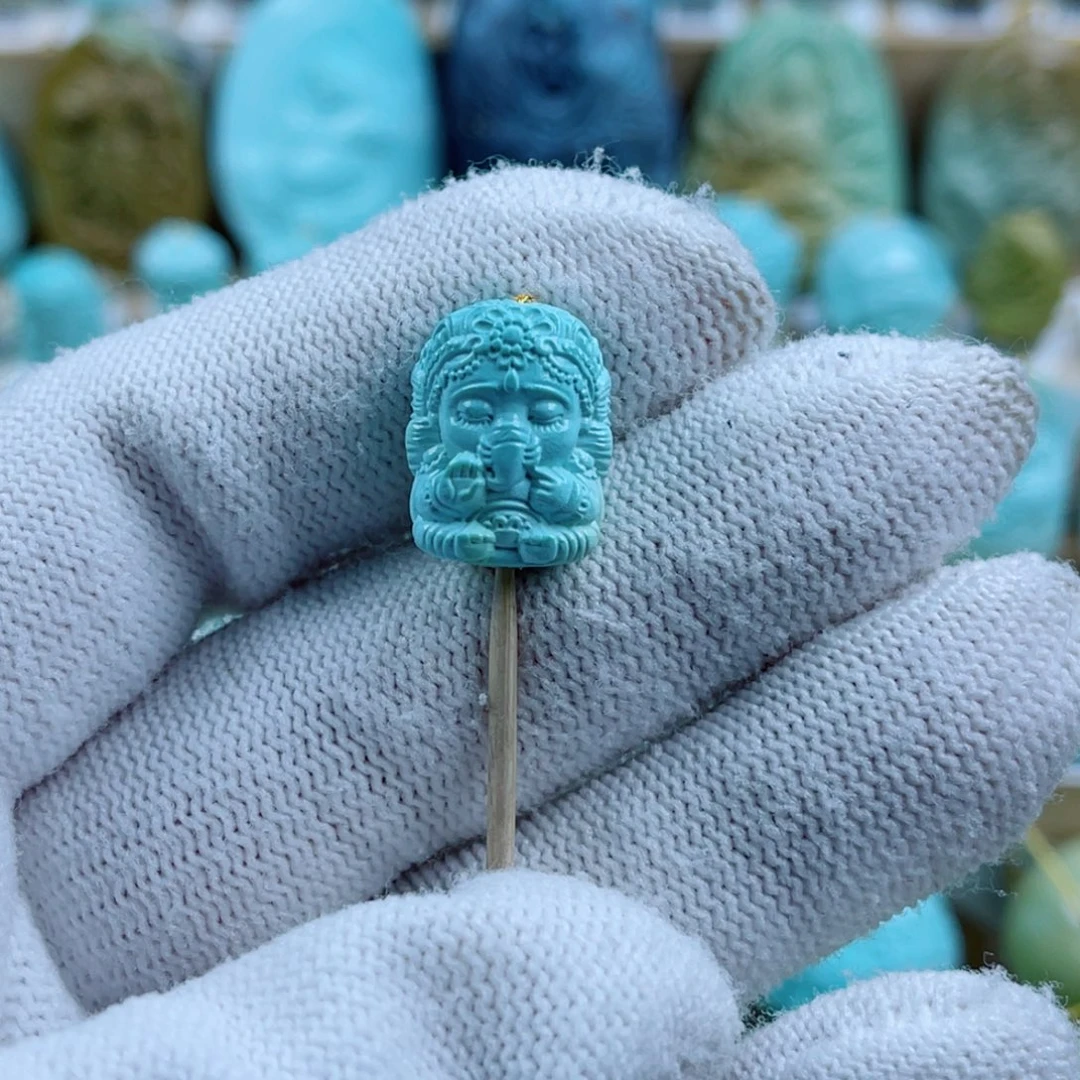 绿松石未镶嵌珠宝奇石