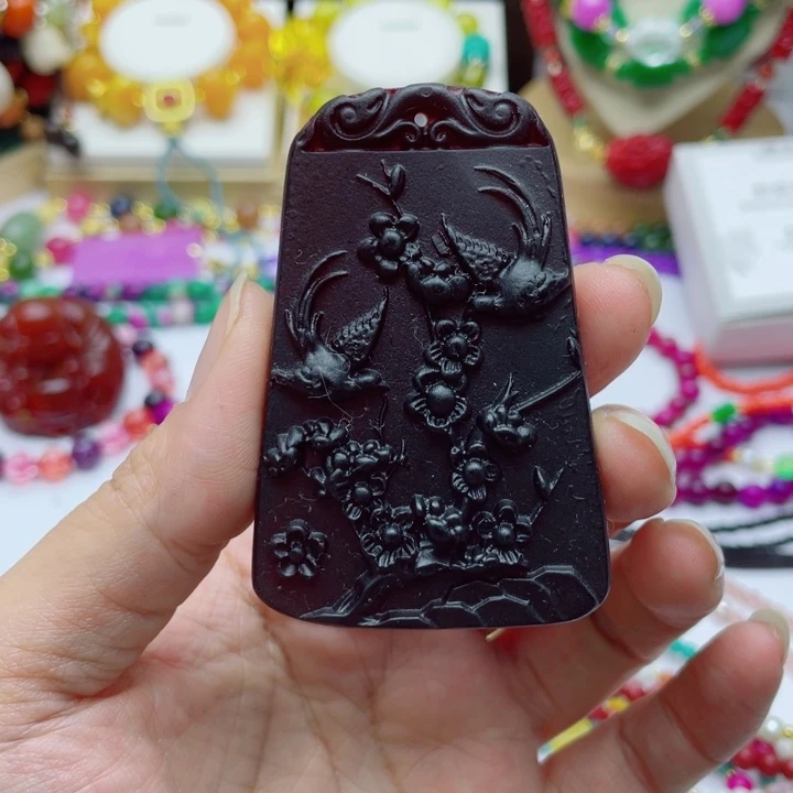 树脂制品67号雕刻吊坠