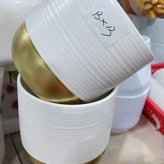 多肉绿植陶瓷花盆9.9包邮，有孔