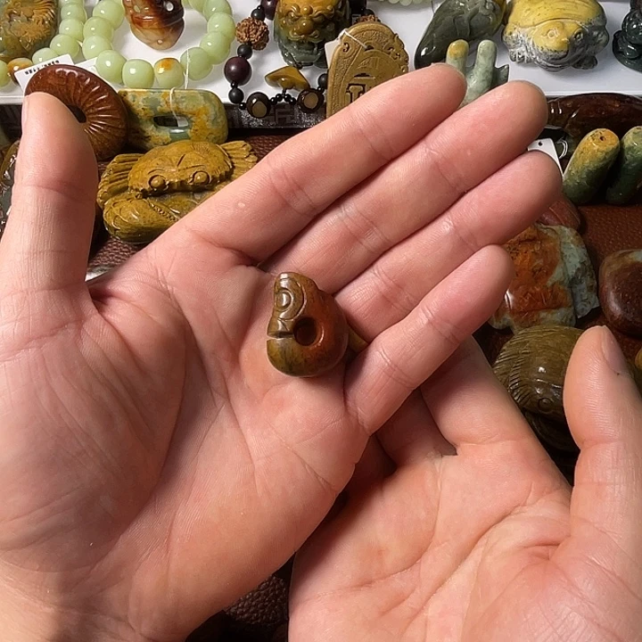 岫岩河磨玉（透闪石质玉）未镶嵌手机链