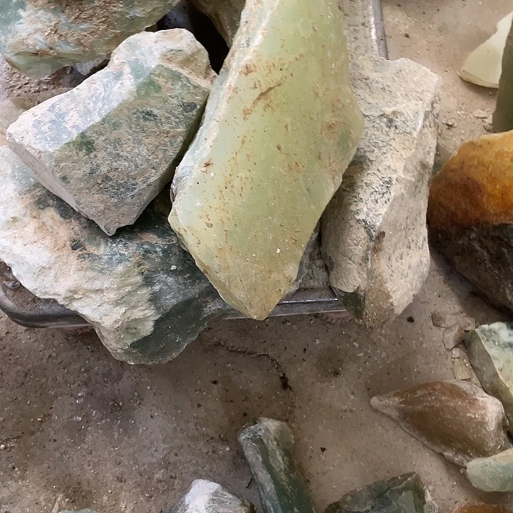 老***Q蛇纹石玉未镶嵌天然岫玉多样性发一