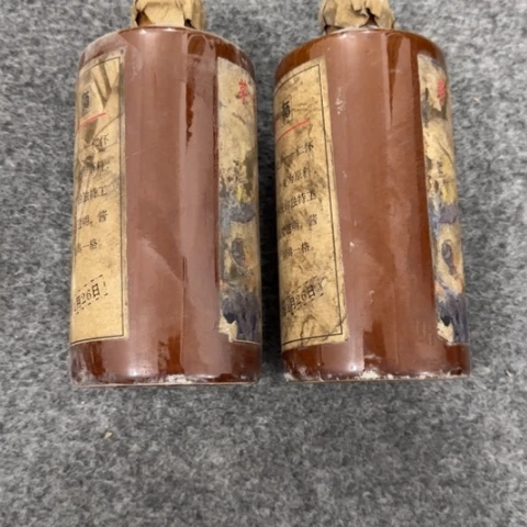 盘子瓶子手工手绘