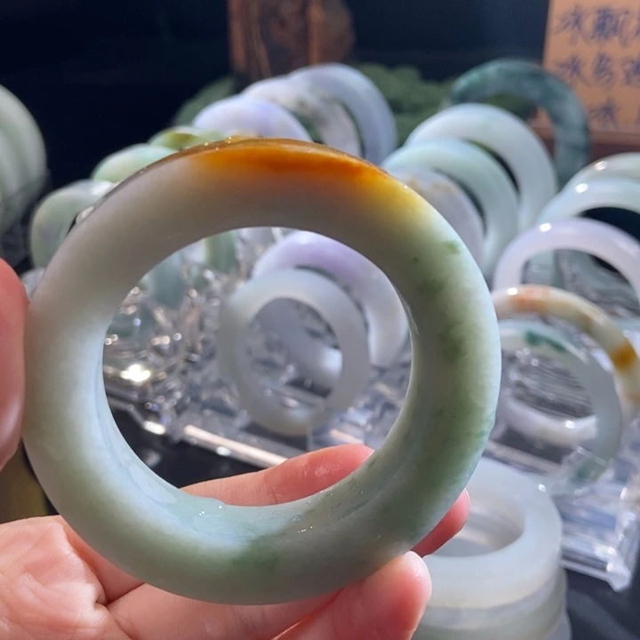 淡***笑定制翡翠翡翠手镯未镶嵌