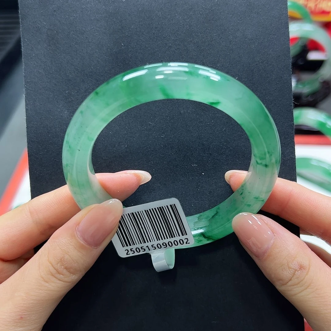 石英质玉（非洲翠）手镯未镶嵌