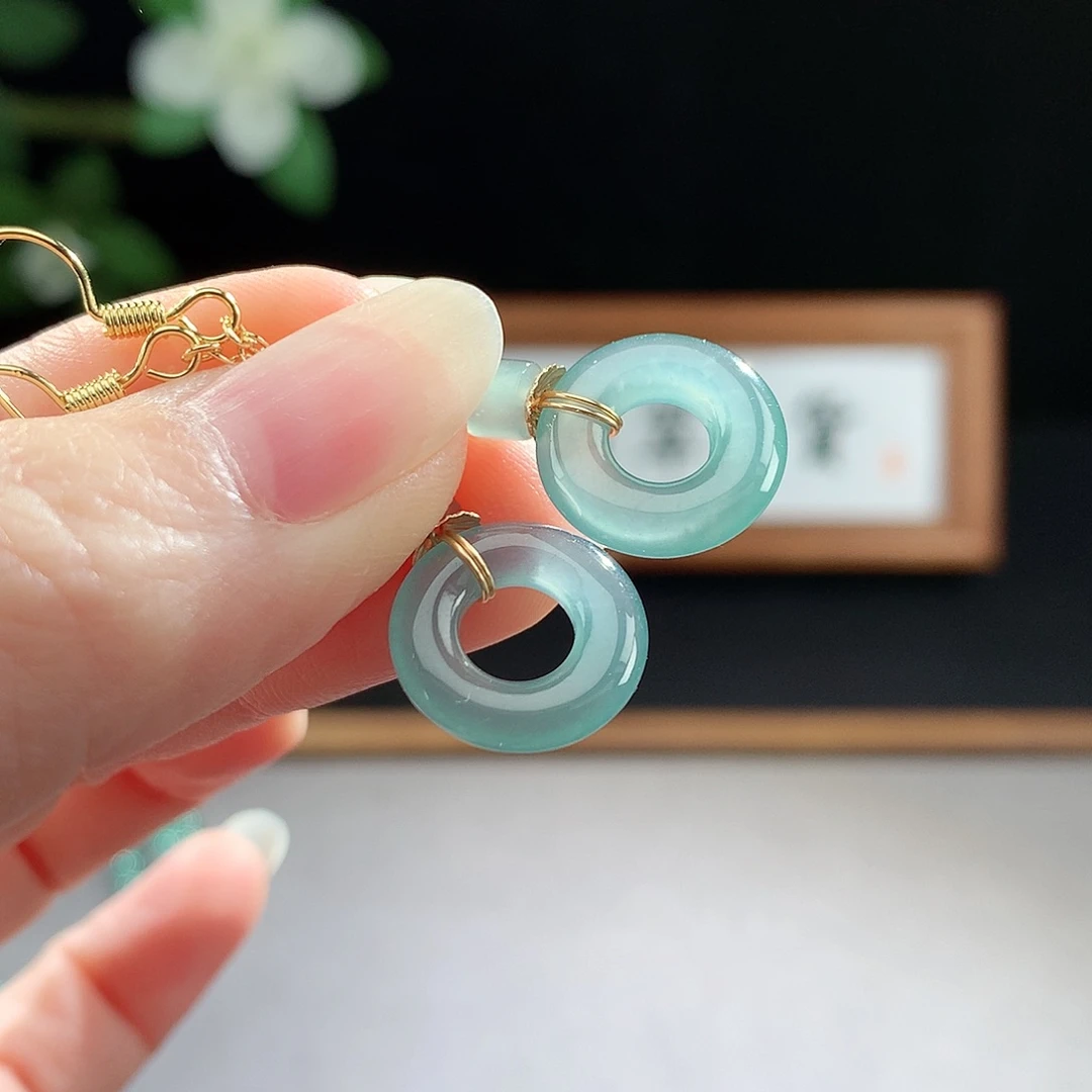 未镶嵌手镯（圆镯）翡翠