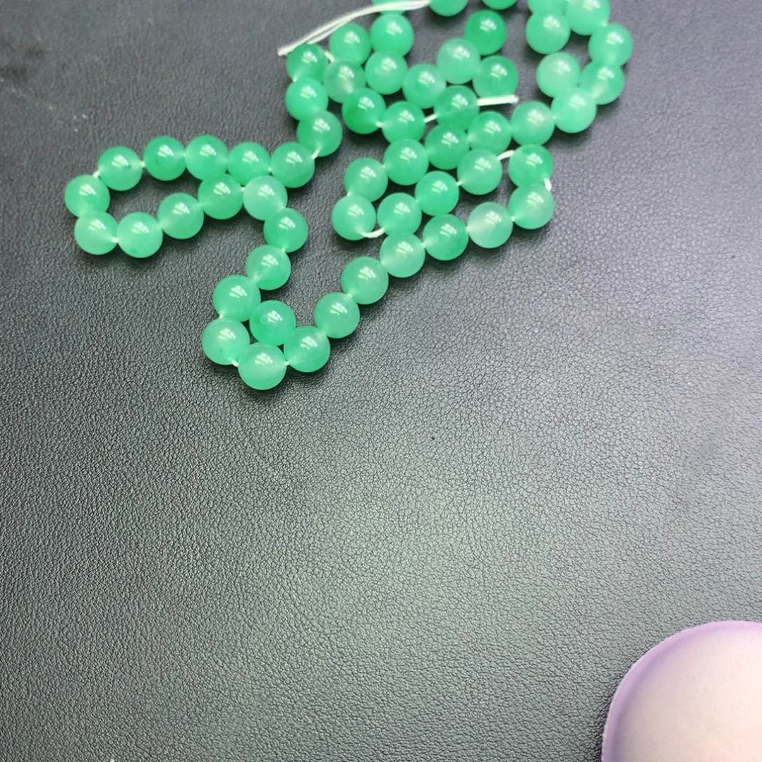 颈饰未镶嵌石英质玉