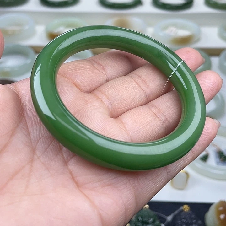 和田玉（碧玉）未镶嵌手镯