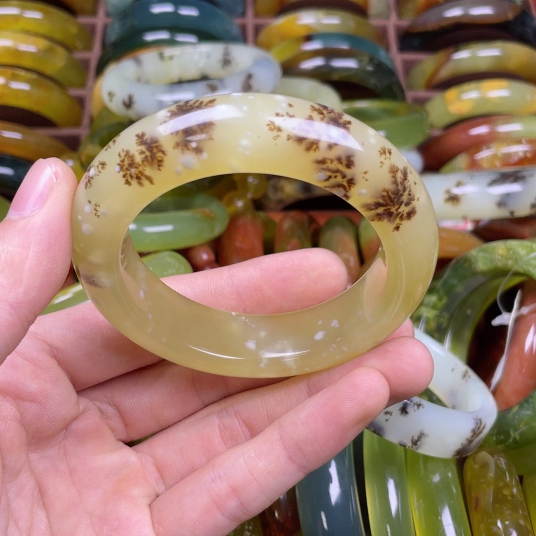 现***后蛇纹石玉未镶嵌手镯