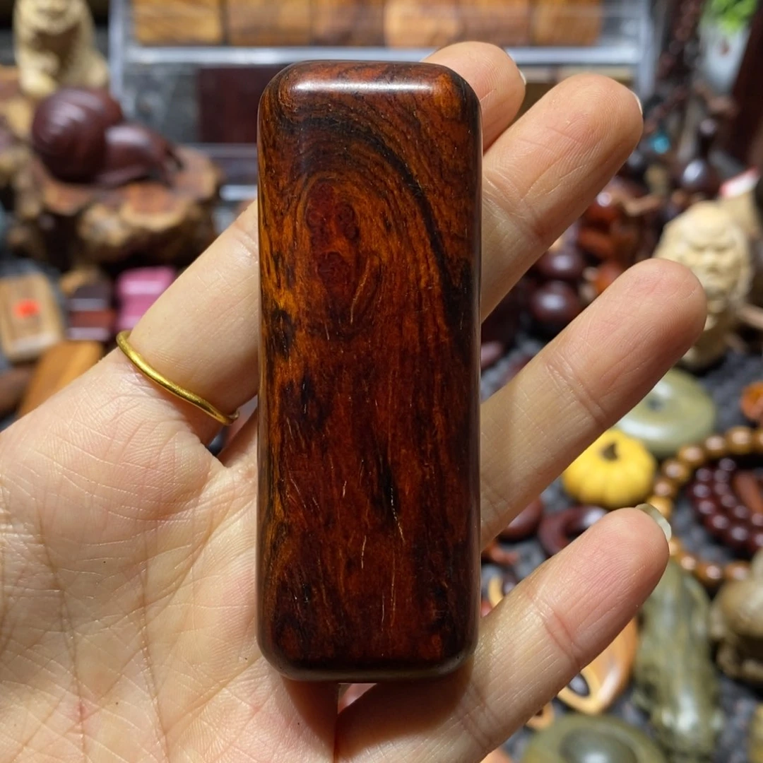 微凹黄檀（南美大红酸枝）玉****L