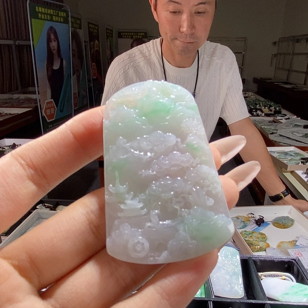 翡翠未镶嵌颈饰我