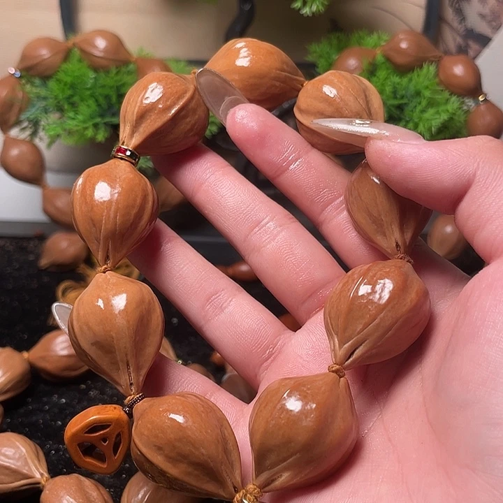 橄榄核手串/手链2.4鹦鹉手持9九九归一➕囧脸