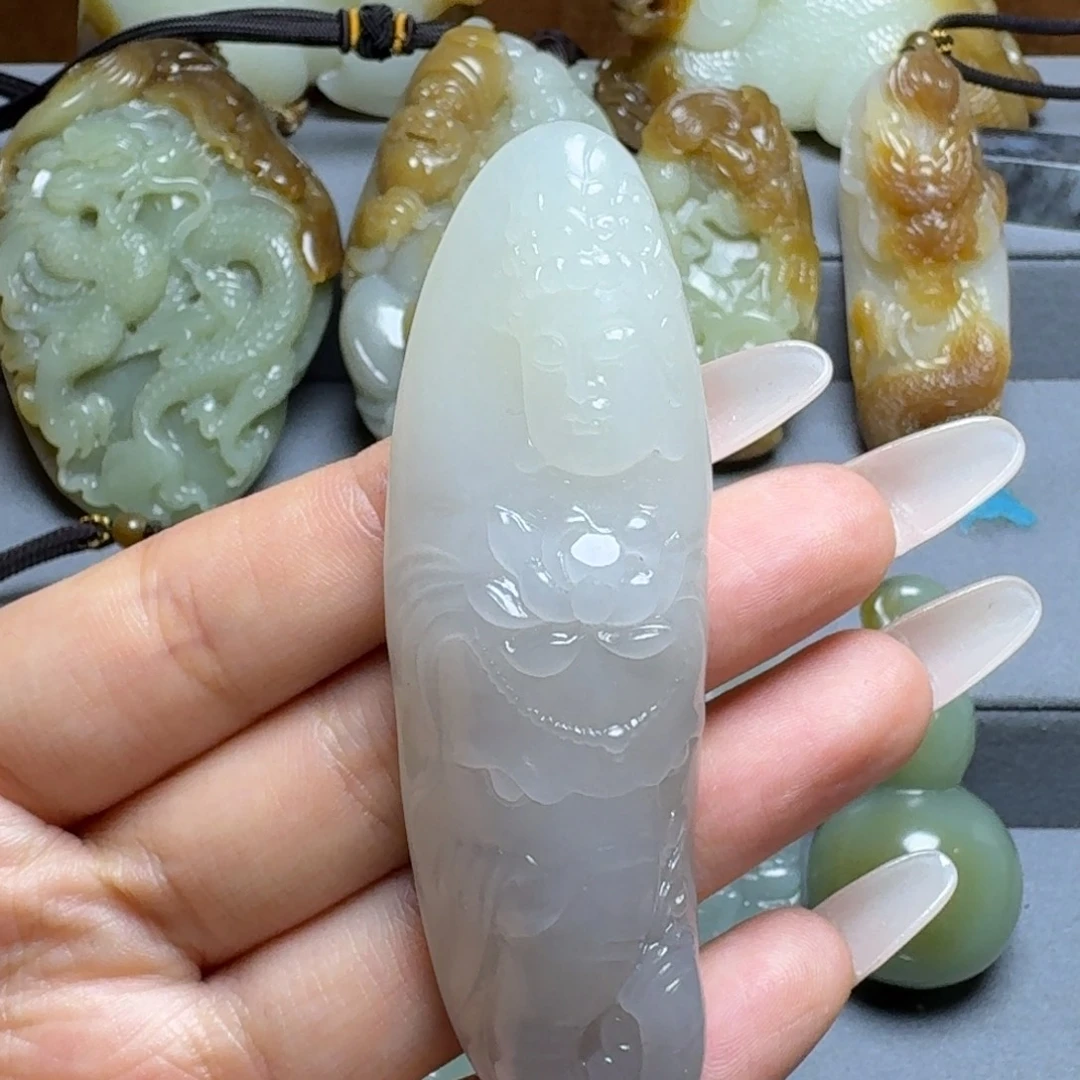 和田玉未镶嵌颈饰