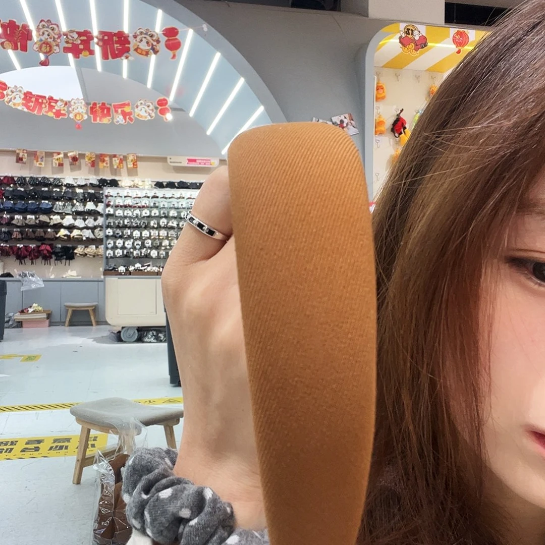 布艺非金属棕色发箍