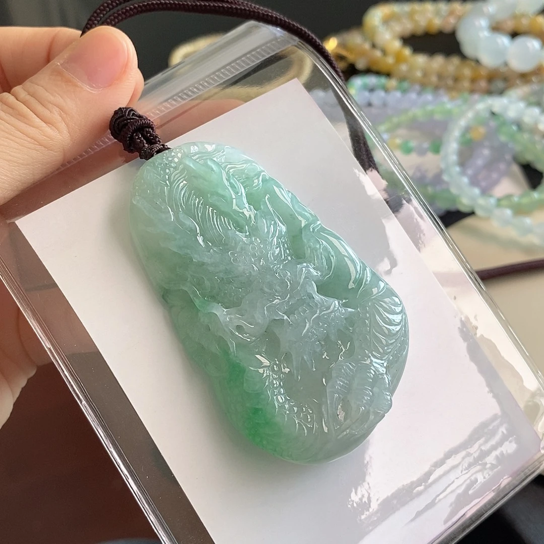 翡翠未镶嵌手链牌子