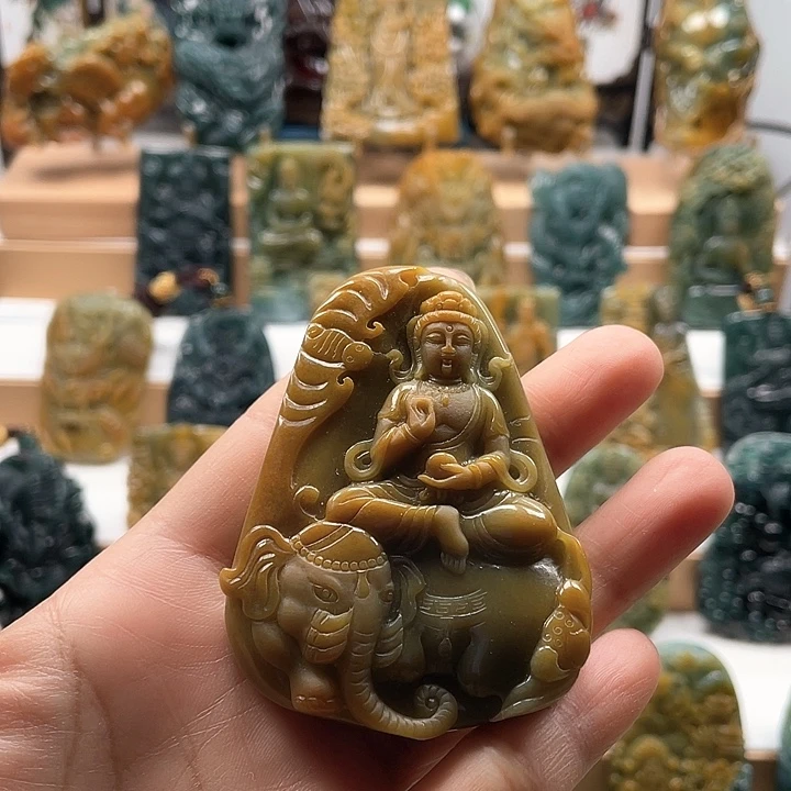 翡翠颈饰未镶嵌熊**树天然翡翠A货普贤