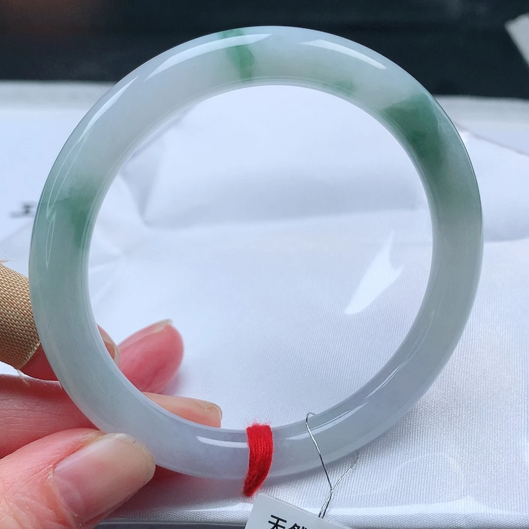 翡翠手镯未镶嵌57圈