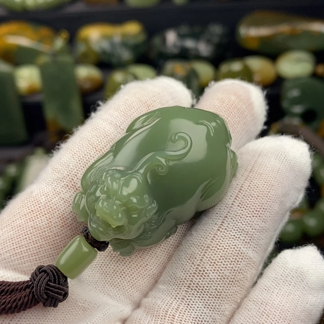 岫岩老玉（透闪石质玉）未镶嵌颈饰