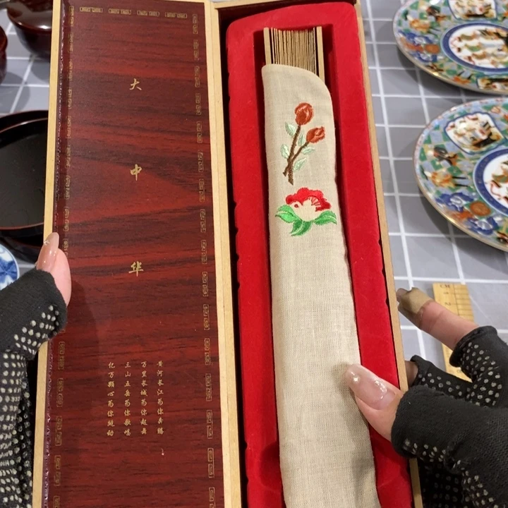 我在等他来呢他来