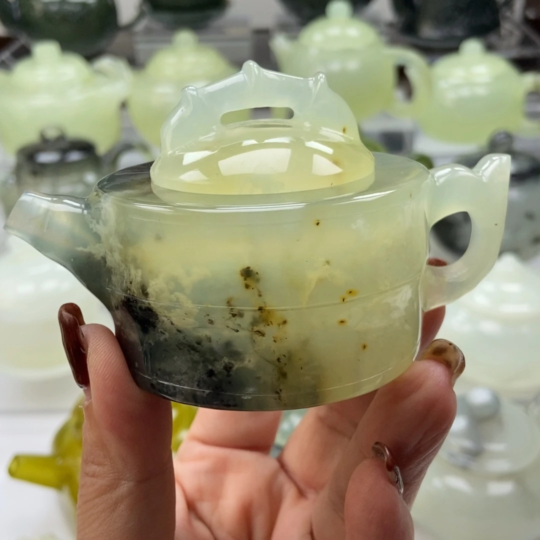 蛇纹石玉未镶嵌壶