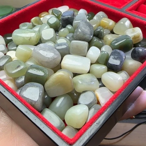 和田玉颈饰未镶嵌随机发1粒鱼缸石包容保真