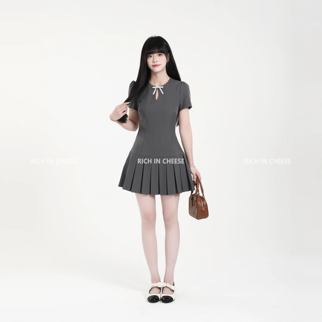 RICHINCHEESE 露娜之约 法式千金风蝴蝶结设计气质收腰百褶连衣裙