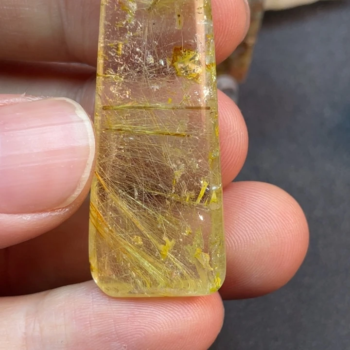 水晶颈饰未镶嵌逝***春