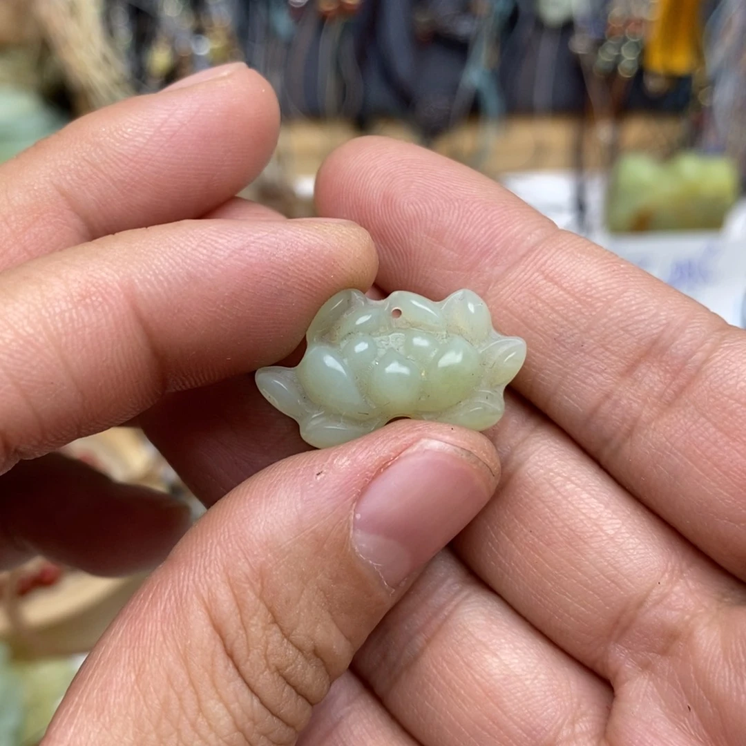 岫玉纯天然岫玉假一赔十，默认微瑕未镶嵌