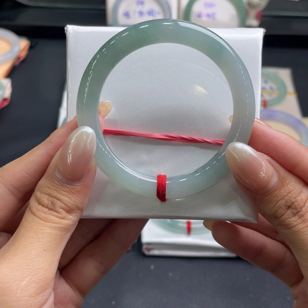 翡翠未镶嵌手镯1号