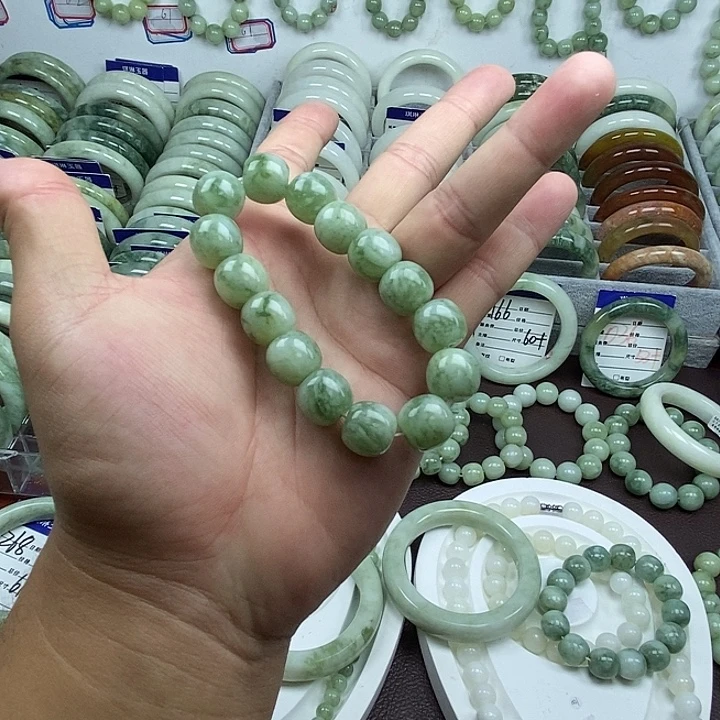 羊***哥蛇纹石玉未镶嵌手链