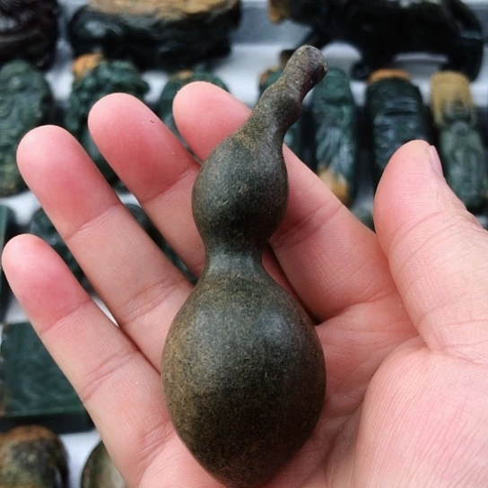 岫岩河磨玉（透闪石质玉）未镶嵌把件