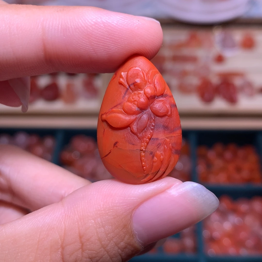南红玛瑙未镶嵌珠宝半成品虎皮莲花