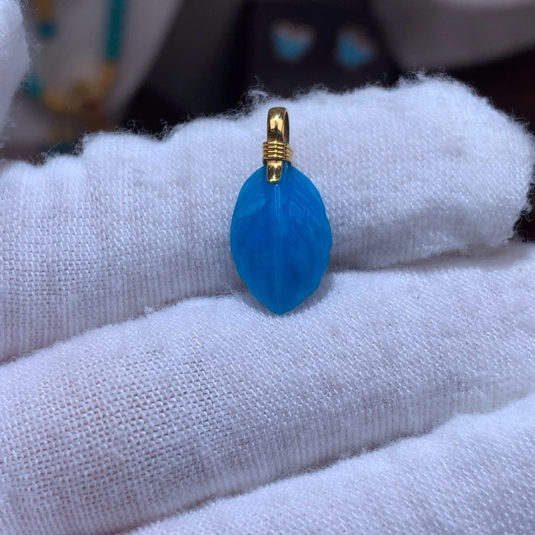 18K金镶嵌绿松石珠宝奇石