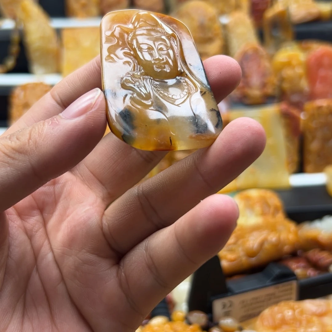 未镶嵌石英质玉（黄龙玉）黄龙玉