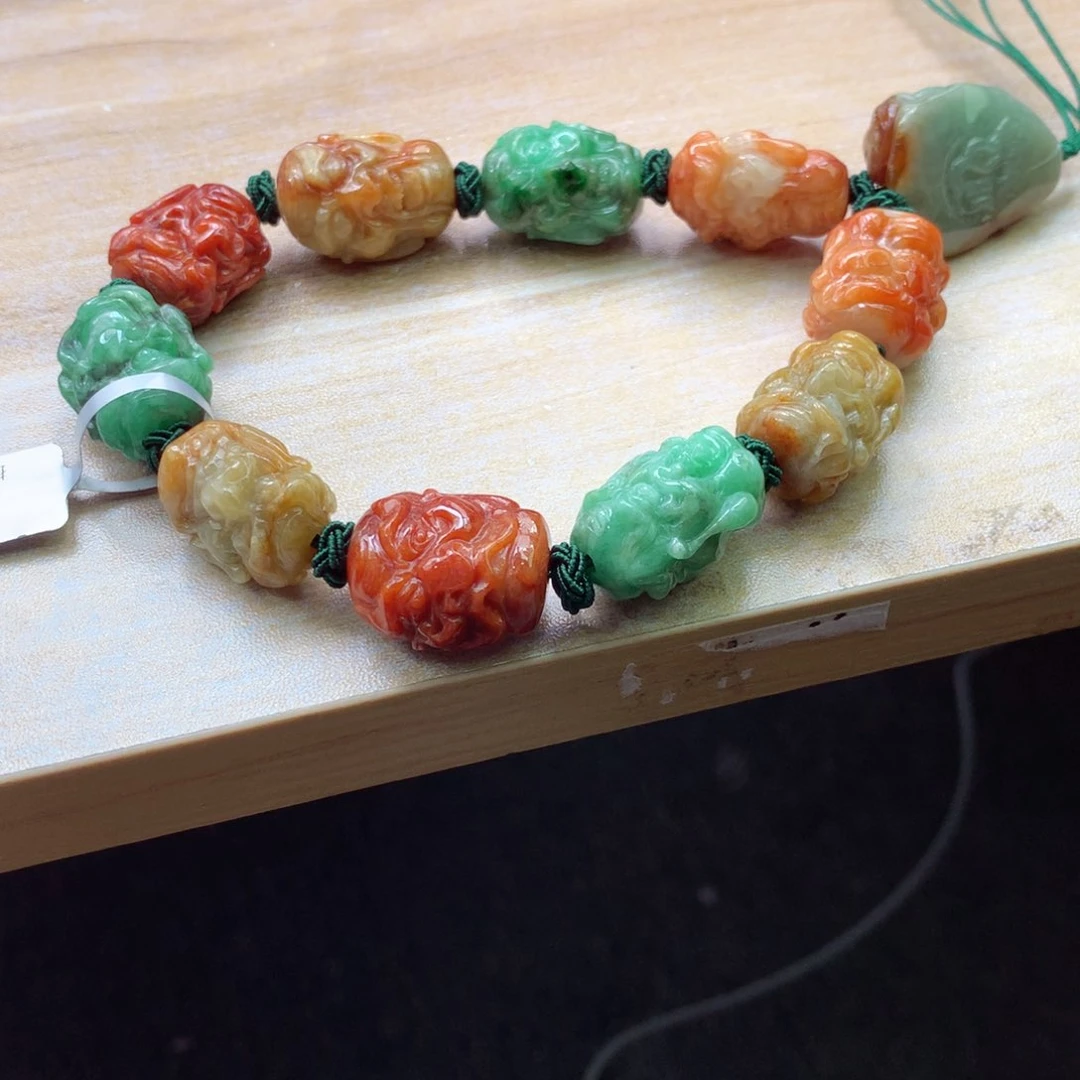 翡翠颈饰未镶嵌吊坠